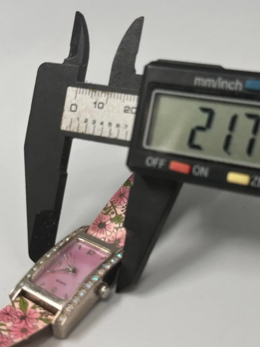 3/$30 Women Watch Silver Pink Mother of Pearl Dial Floral Leather Band Works
